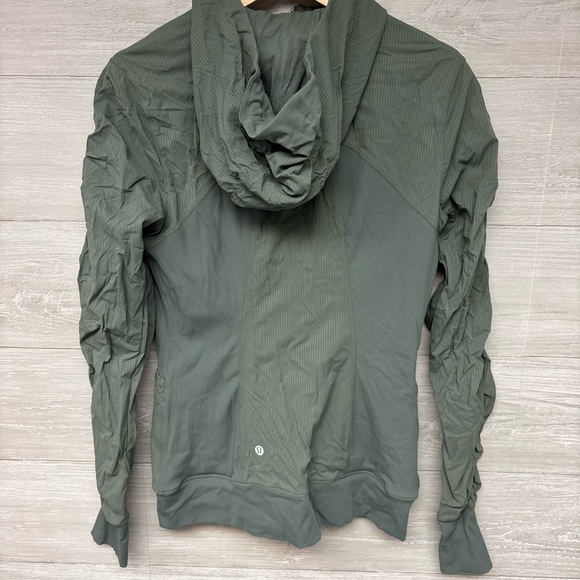 | Lululemon | Dance Studio Jacket. Size 6. - Picture 4 of 4